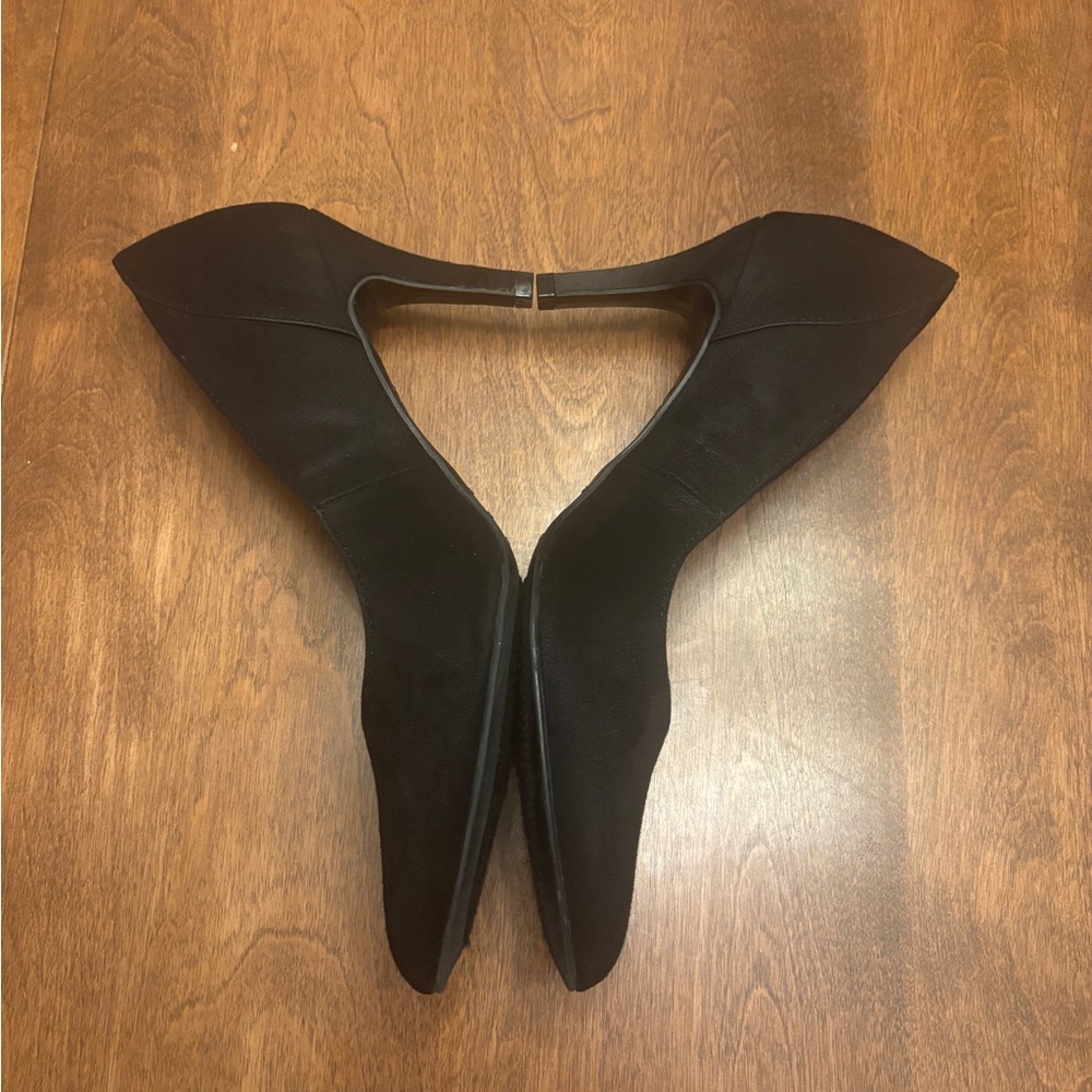 Gloria Vanderbilt Pumps - Picture 3 of 7